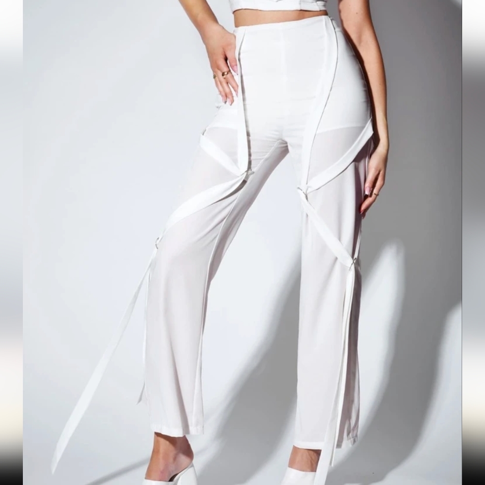 ✨5/$25✨ NWT Shein white strappy buckle pants